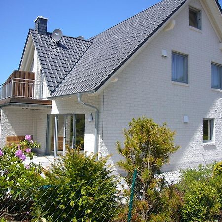 Strandnahes Ferienhaus Mit Terrasse, Strandamsel, 빈츠 외부 사진